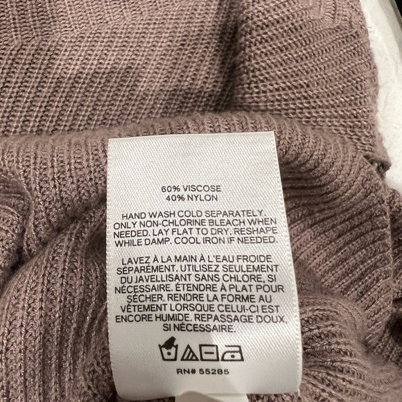 Express R29 Editor Pick Cold Shoulder Pullover Sweater, XS - Picture 5 of 5